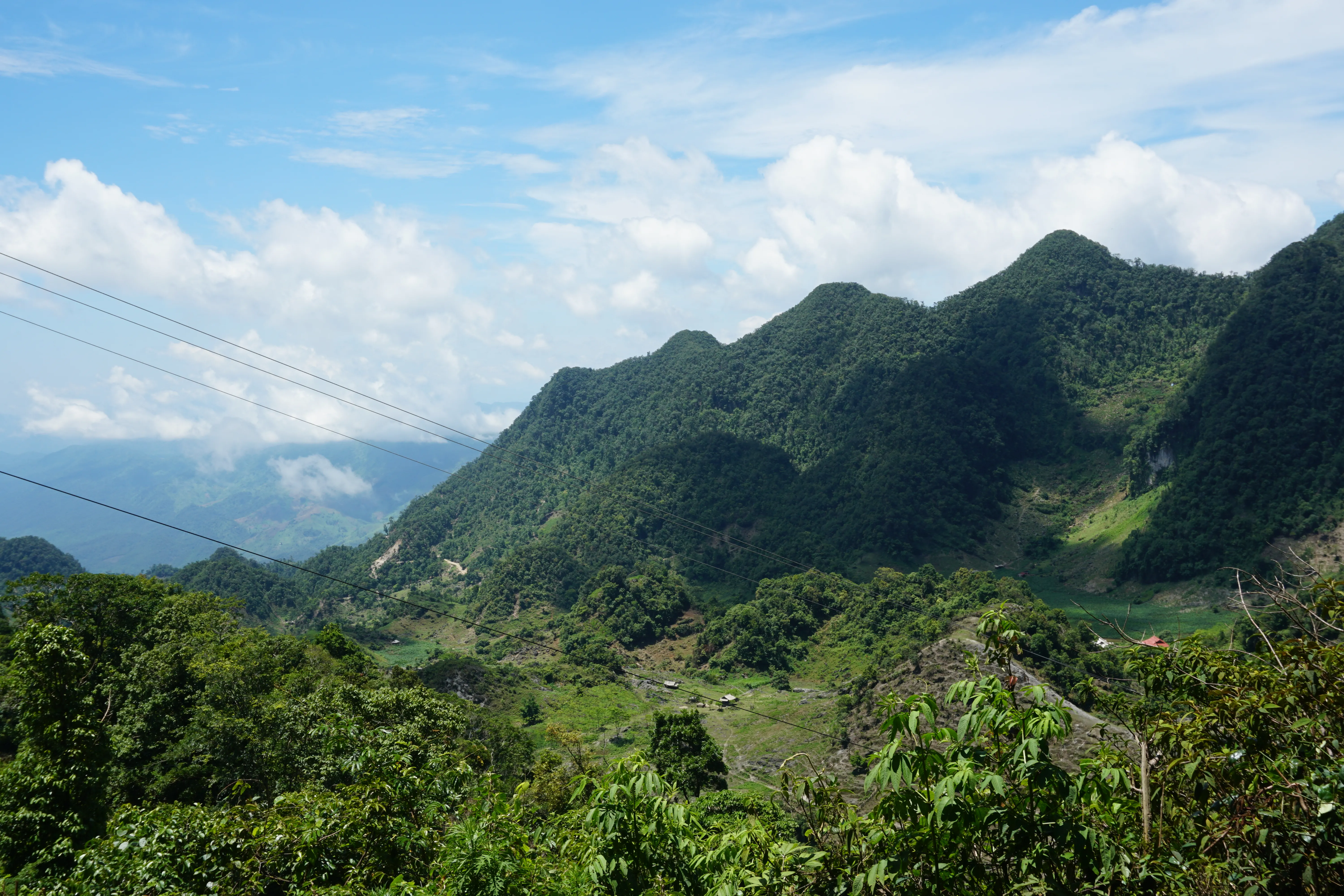 Northern Vietnam 9-Day Cycling: Hmong Homelands, Pù Luông & Song Da Lake